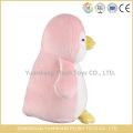 Joli jouet en peluche de pingouin rose